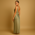 Women’s evening dress with asymmetrical slit and elegant fit, perfect for galas, parties, and formal occasions.