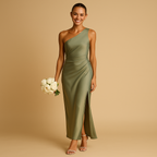 Women’s evening dress with asymmetrical slit and elegant fit, perfect for galas, parties, and formal occasions.